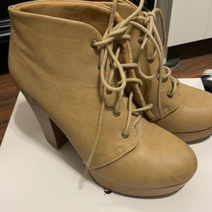 Soda bootie like new